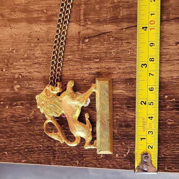 Vintage Castlecliff Lion Necklace - Picture 7 of 8